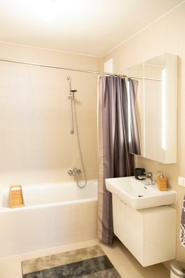 Cozy & Cool Apartment * 5 Min To City Center Wina Bagian luar foto