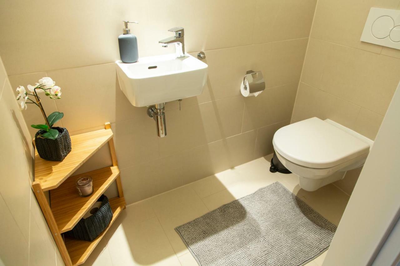 Cozy & Cool Apartment * 5 Min To City Center Wina Bagian luar foto